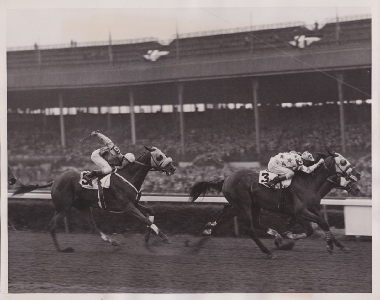 1938 Press Photo Racehorse Deliberator and W.D. Wright Win Toboggan Handicap