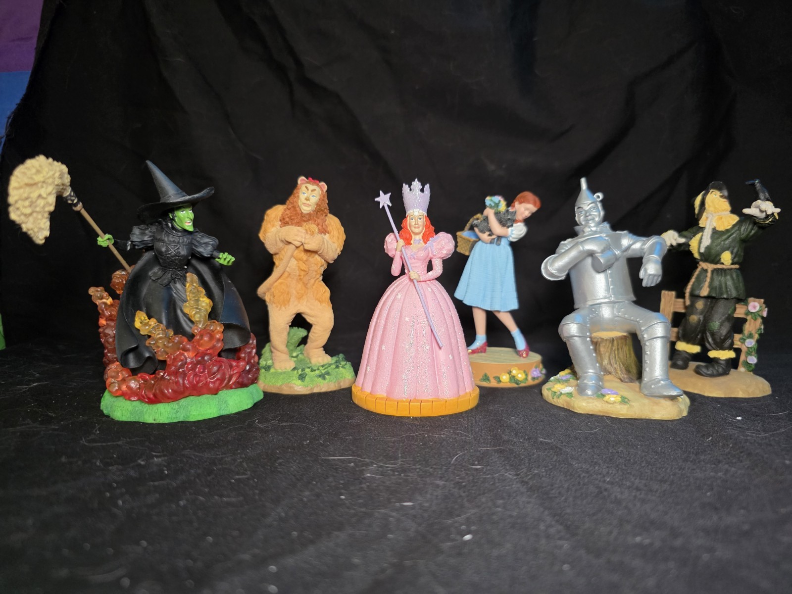 Enesco Wizard of Oz Figurine Set of 6 w/ Boxes Turner Entertainment Enesco Wizard of Oz Figurine Set of 6 w/ Boxes Turner Entertainment