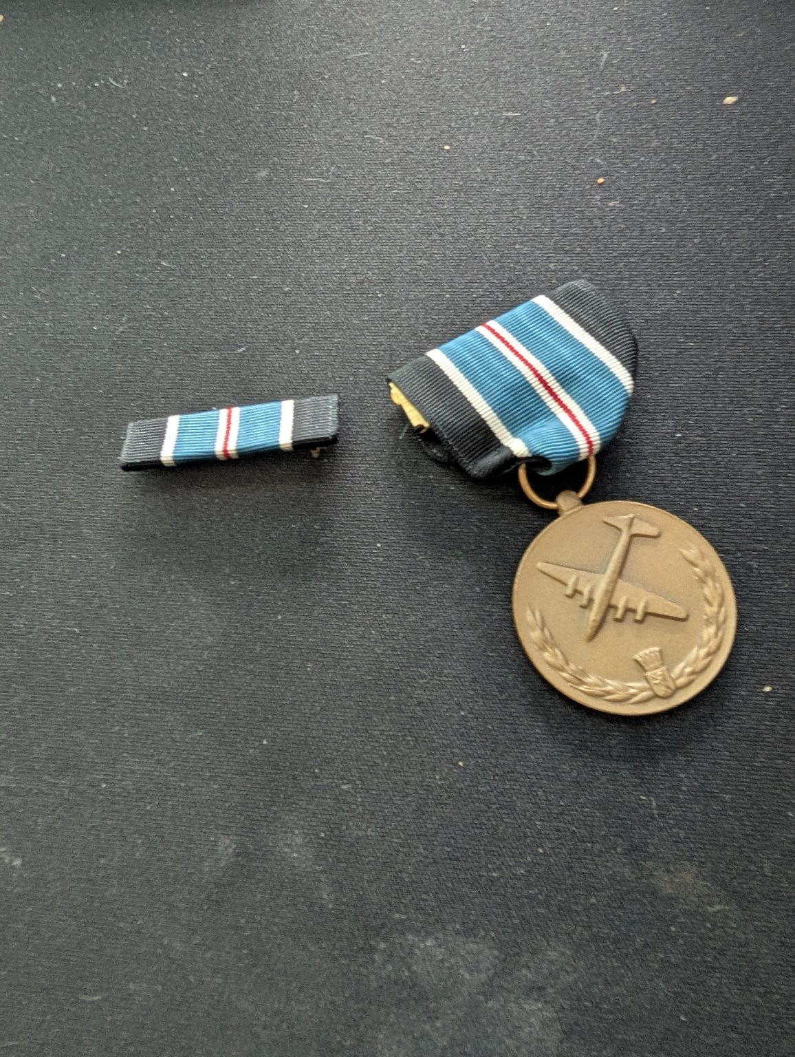 US Berlin Airlift Medal Full Size & Ribbon Bar Set Original Box 1948-1949