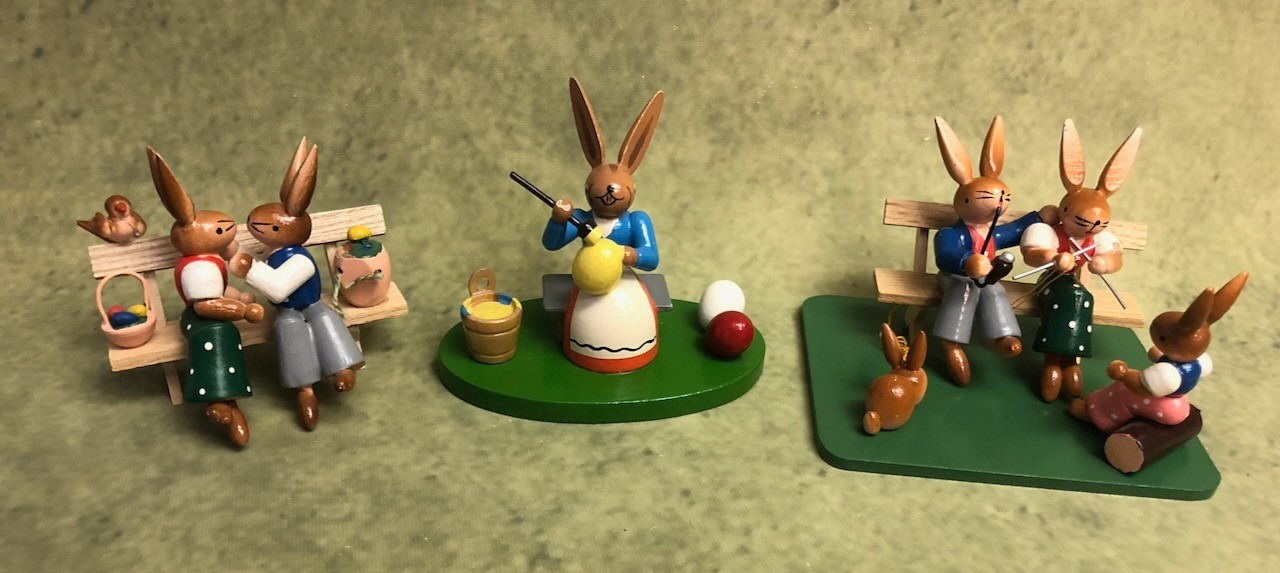 Vintage Erzgebirge Wooden Easter Bunny Rabbit Figurine Set Hand Painted Germany Vintage Erzgebirge Wooden Easter Bunny Rabbit Figurine Set Hand Painted Germany