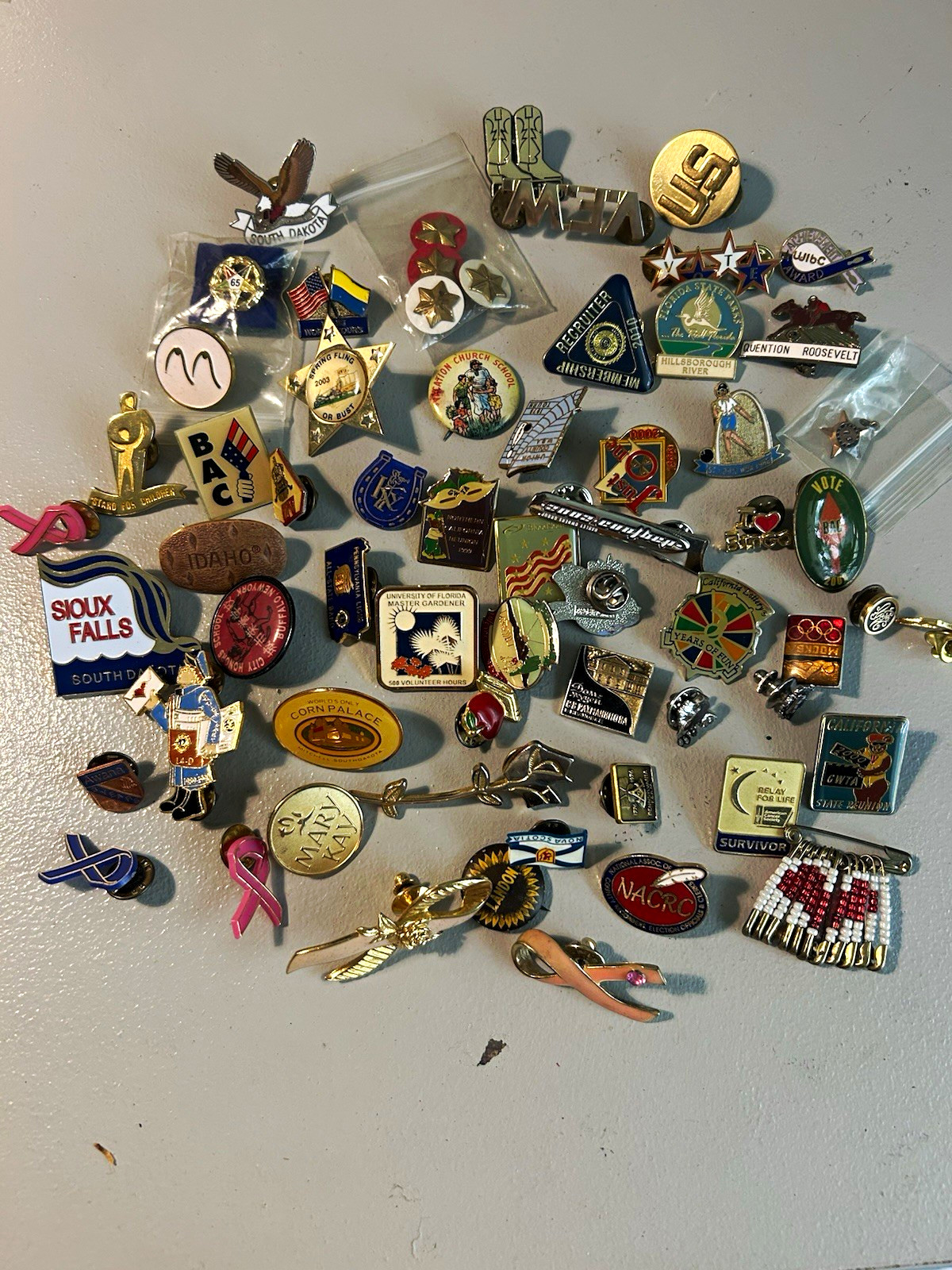 Mixed Lot Assorted Enamel Lapel Pins & Pinbacks Tie Tacks Brooches