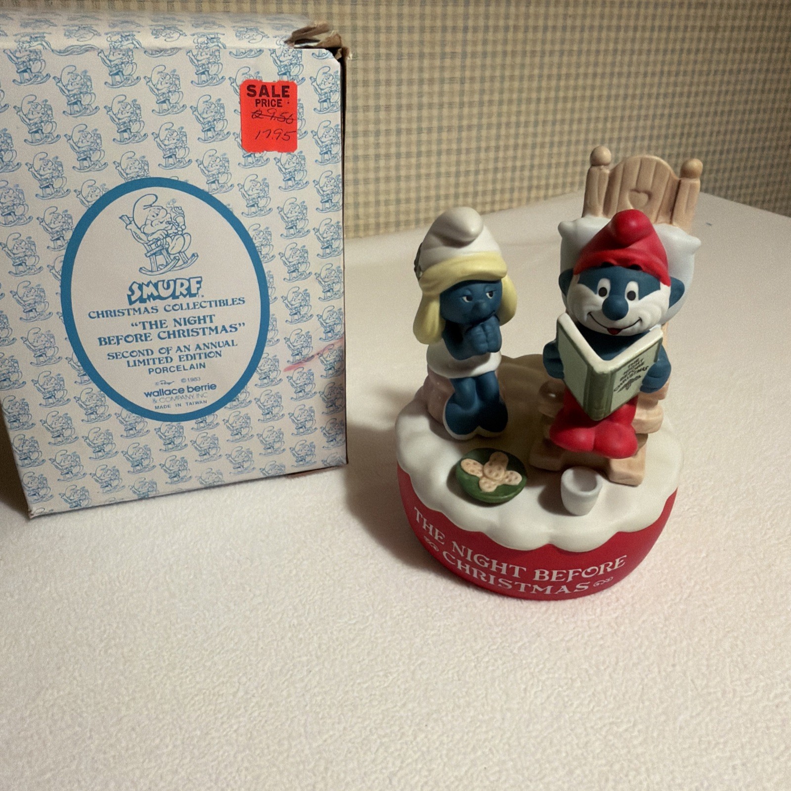 Vintage 1983 Smurf Music Box Wallace Berrie Night Before Christmas# 4016/6000