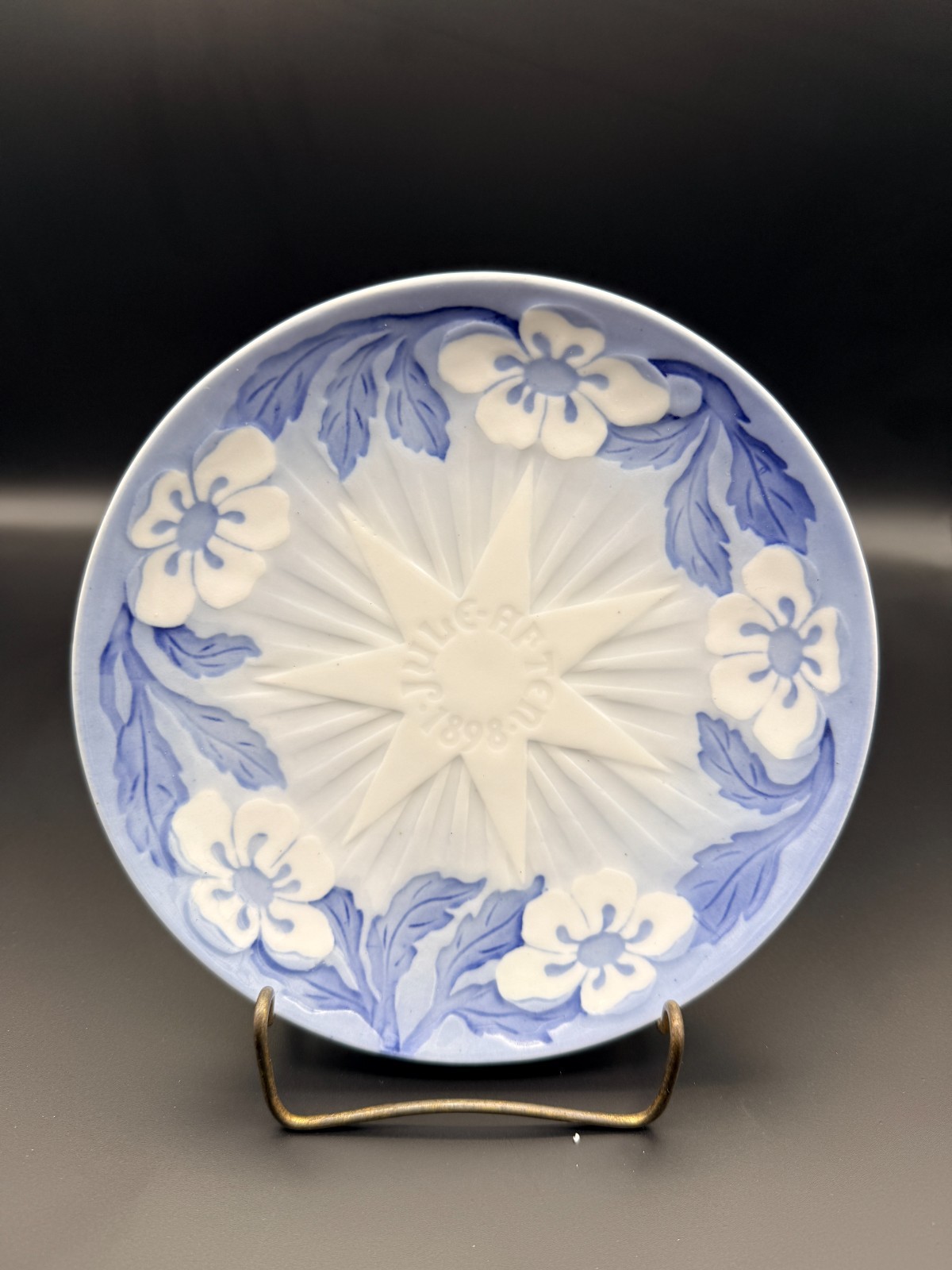 Bing & Grondahl Christmas plate 1898
