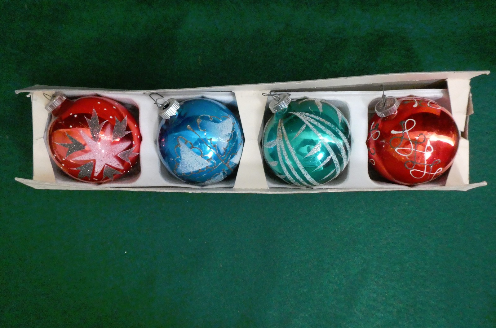 VINTAGE SHINY-BRITE CHRISTMAS BALL ORNAMENTS, MICA DESIGNS, ORIGINAL BOX, 1966 VINTAGE SHINY-BRITE CHRISTMAS BALL ORNAMENTS, MICA DESIGNS, ORIGINAL BOX, 1966