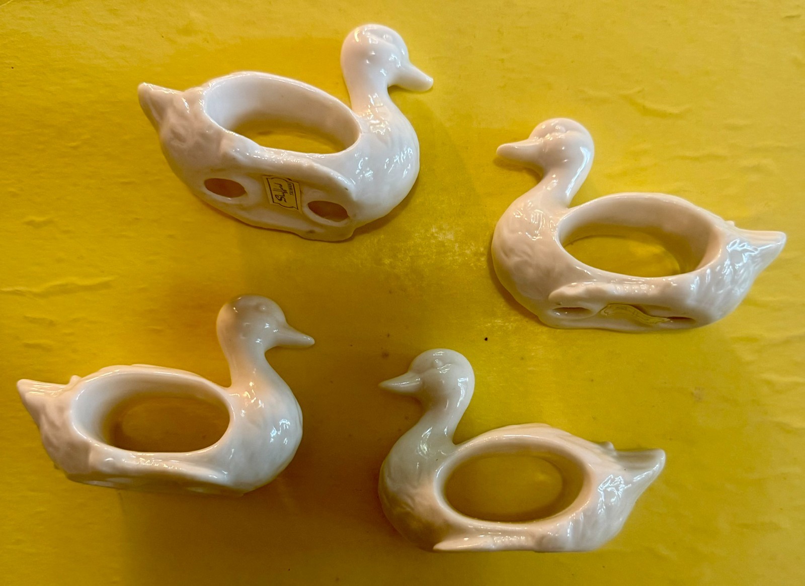 VTG Fine White Porcelain Napkin Rings Delicate Ducks by Shafford Taiwan Set of 4