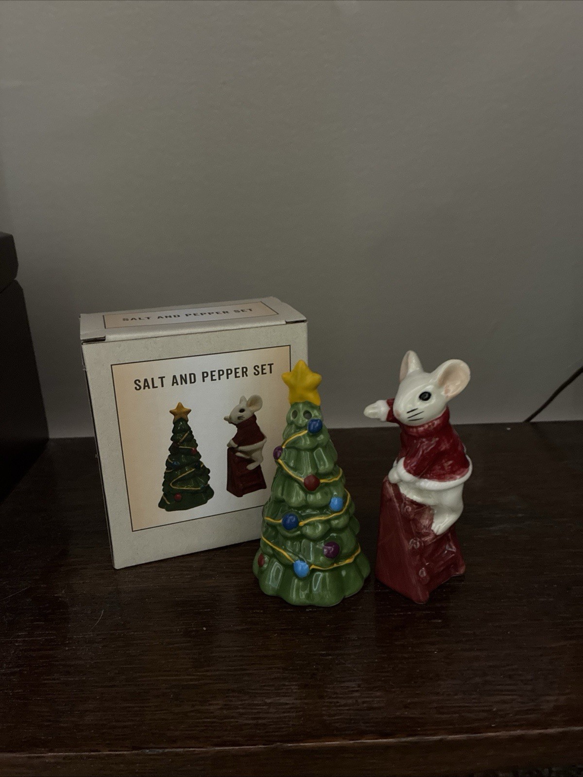 Christmas Cracker Barrel Mouse And Tree Salt And Pepper Shakers  Set