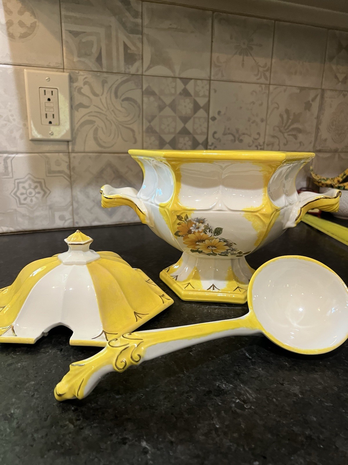 Vintage Tureen w Serving Platter Lid & Ladle Floral Sunflower Ceramic Rare Vintage Tureen w Serving Platter Lid & Ladle Floral Sunflower Ceramic Rare