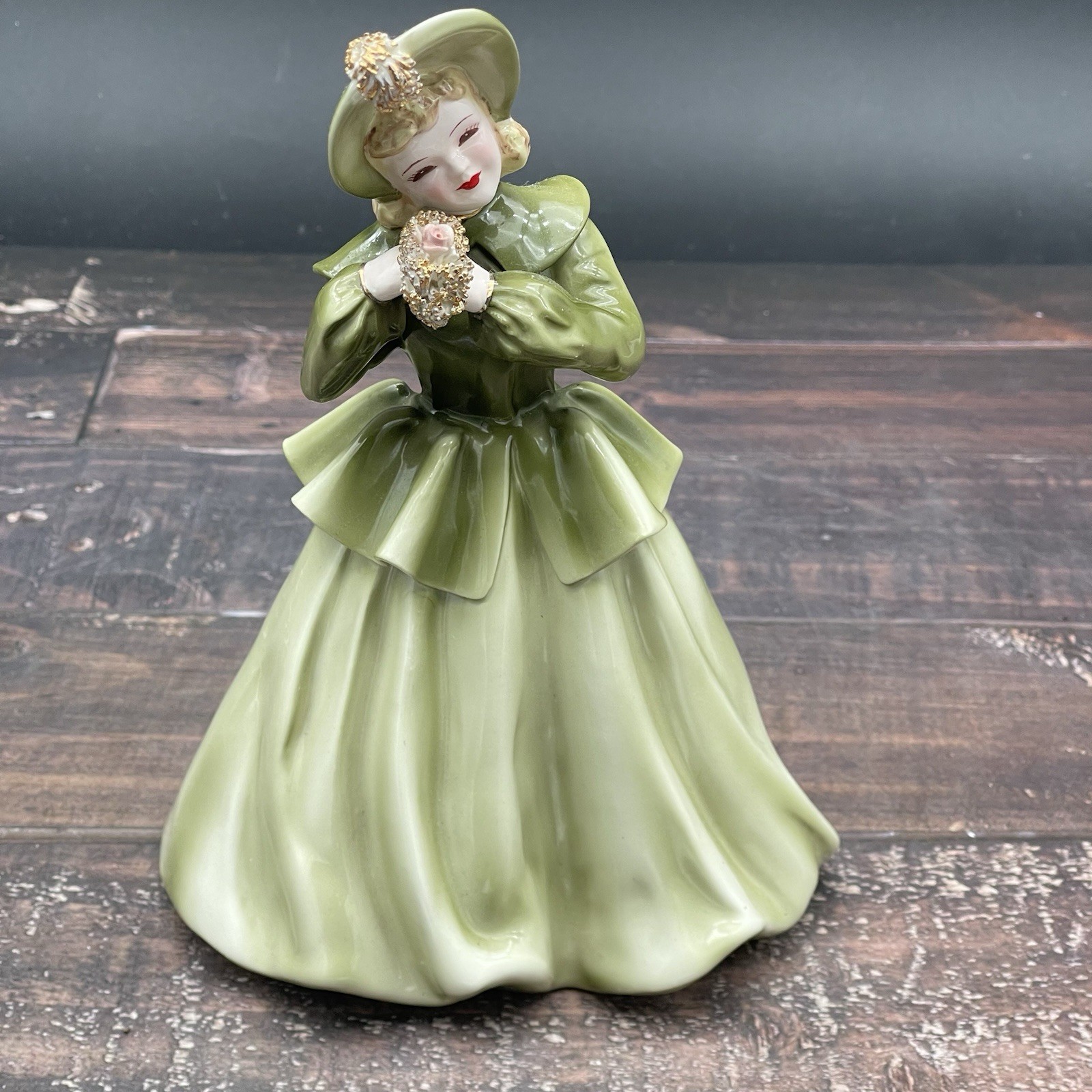 Florence Ceramics Pasadena CA “Linda Lou” Figurine Green Dress w Gold  7.5\