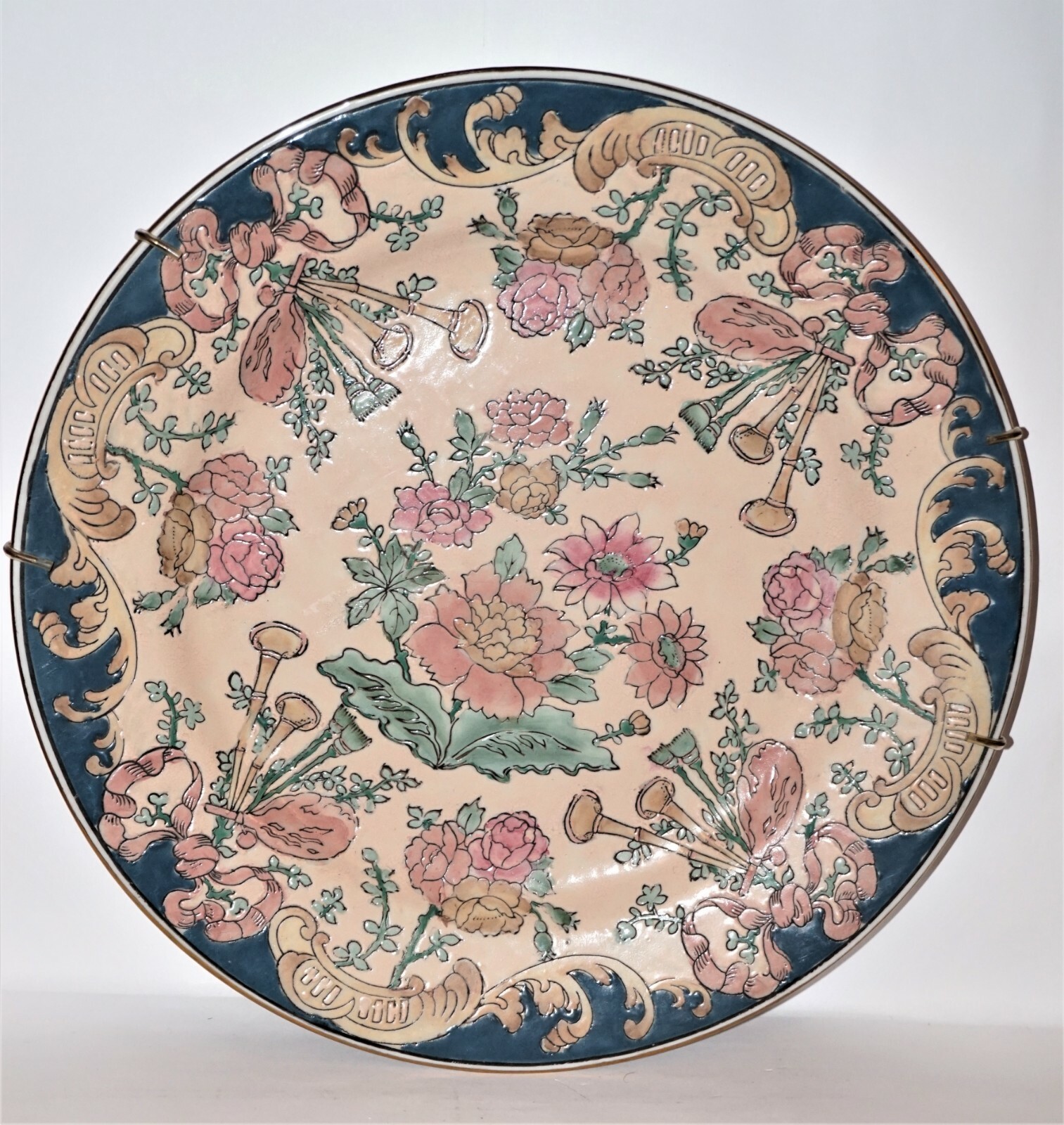 Porcelain H.F.P. MACAU TOYO Decorative PLATE 1970\'s 11.75\