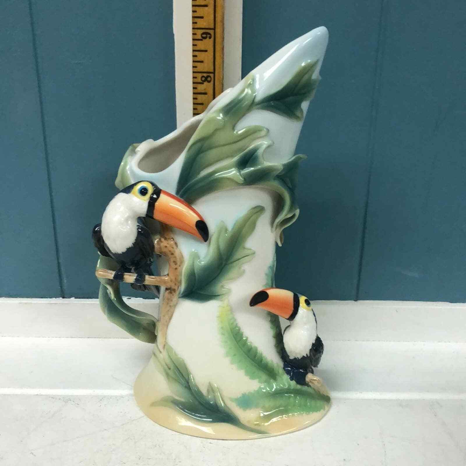 Franz Toucan Tucan Paradise Calls 3D 9” Vase Tropical Rainforest theme Franz Toucan Tucan Paradise Calls 3D 9” Vase Tropical Rainforest theme