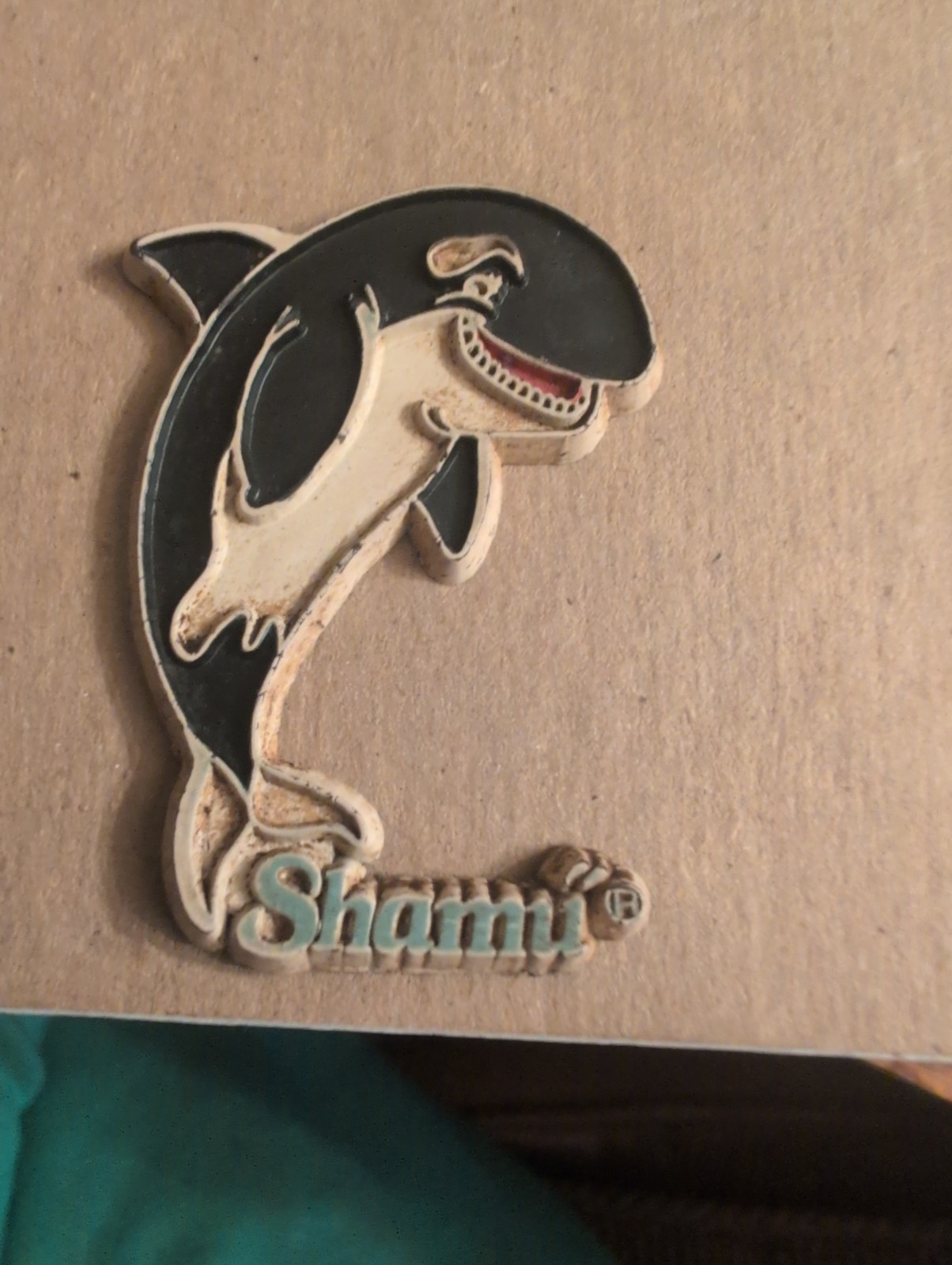 Vintage SeaWorld Shamu Killer Whale Rubber Refrigerator Magnet Souvenir
