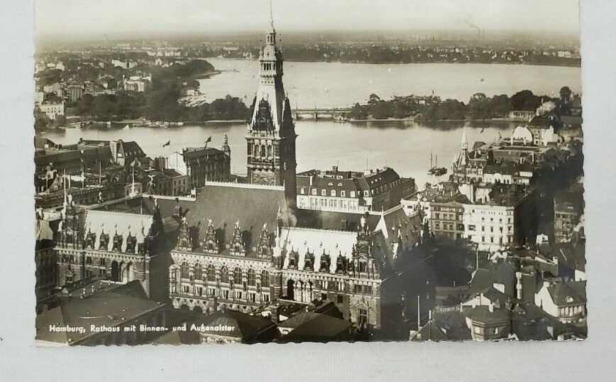 HAMBURG, Rathaus mit Binnen und Aufsenalster - Real Photo Unposted Postcard