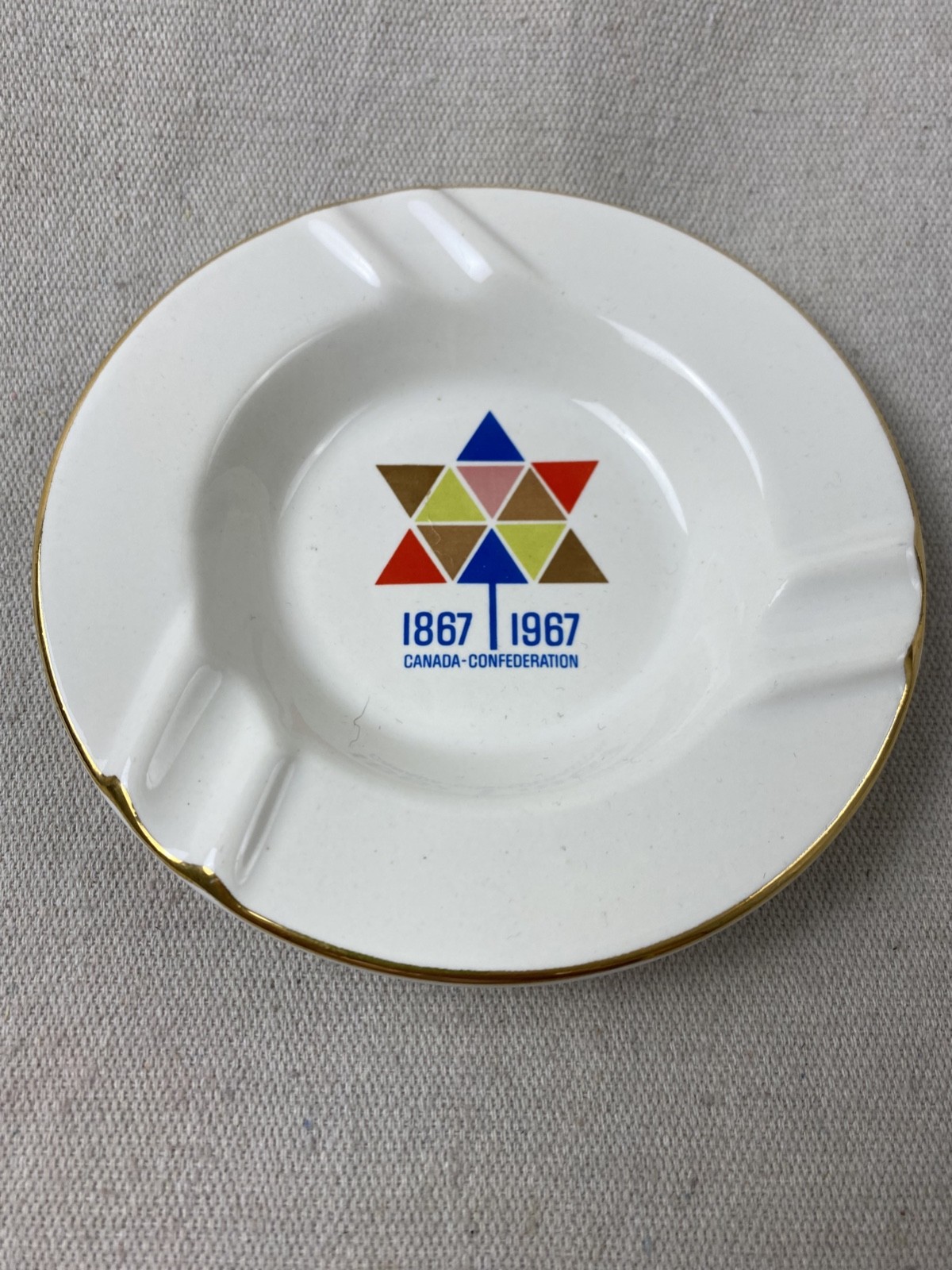 Vintage Canada Ashtray Confederation 1867 - 1967 Souvenir Maple Leaf Gold Trim
