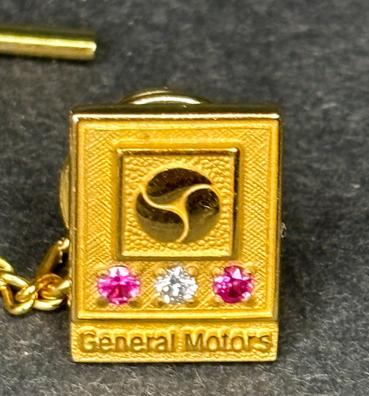 GM 1/10 10K Gold Fill General Motors Employee Service Award Tie Tac Pin 3 Stones
