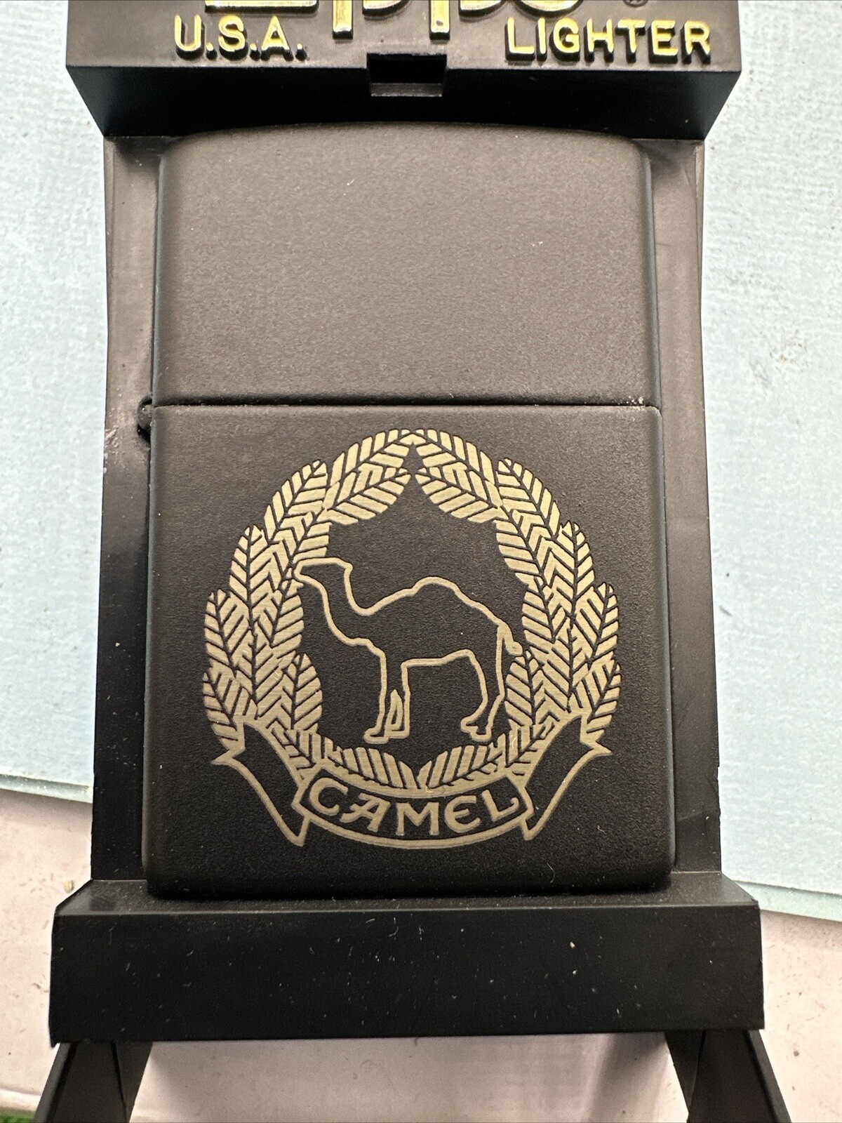 Vintage 1999 Camel Gold Wreath Black Matte Zippo Lighter NEW Rare B56