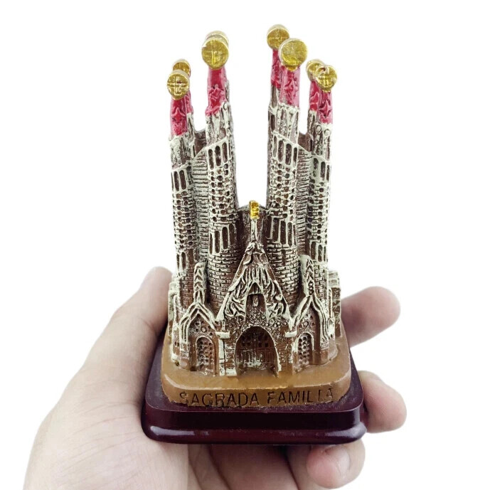 Spain Barcelona Sagrada Familia Souvenir 3D Table Desk Ornament Decoration Gift