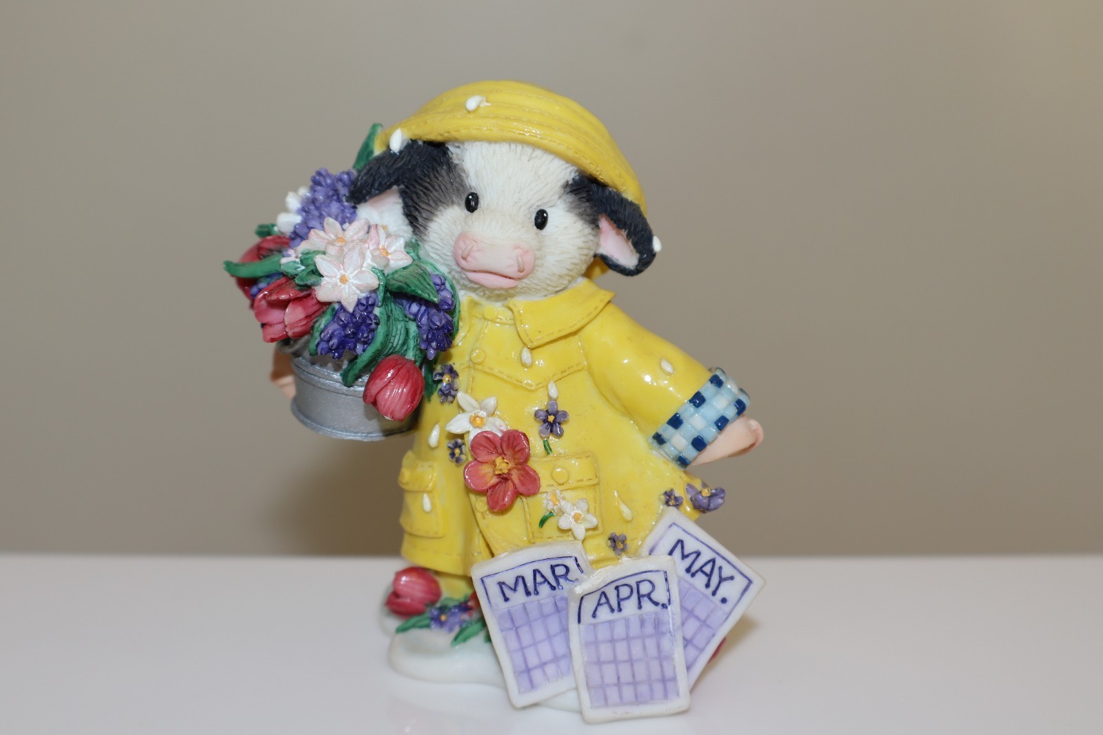 Mary’s Moo Moos “April Showers Bring Moo Flowers” Customer Appreciation Figurine
