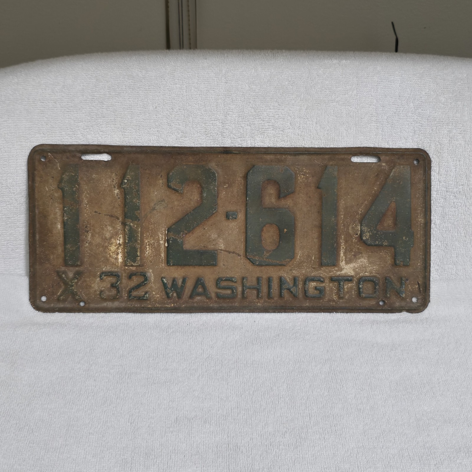 Vintage 1932 Washington State License Plate Passenger Car X 32