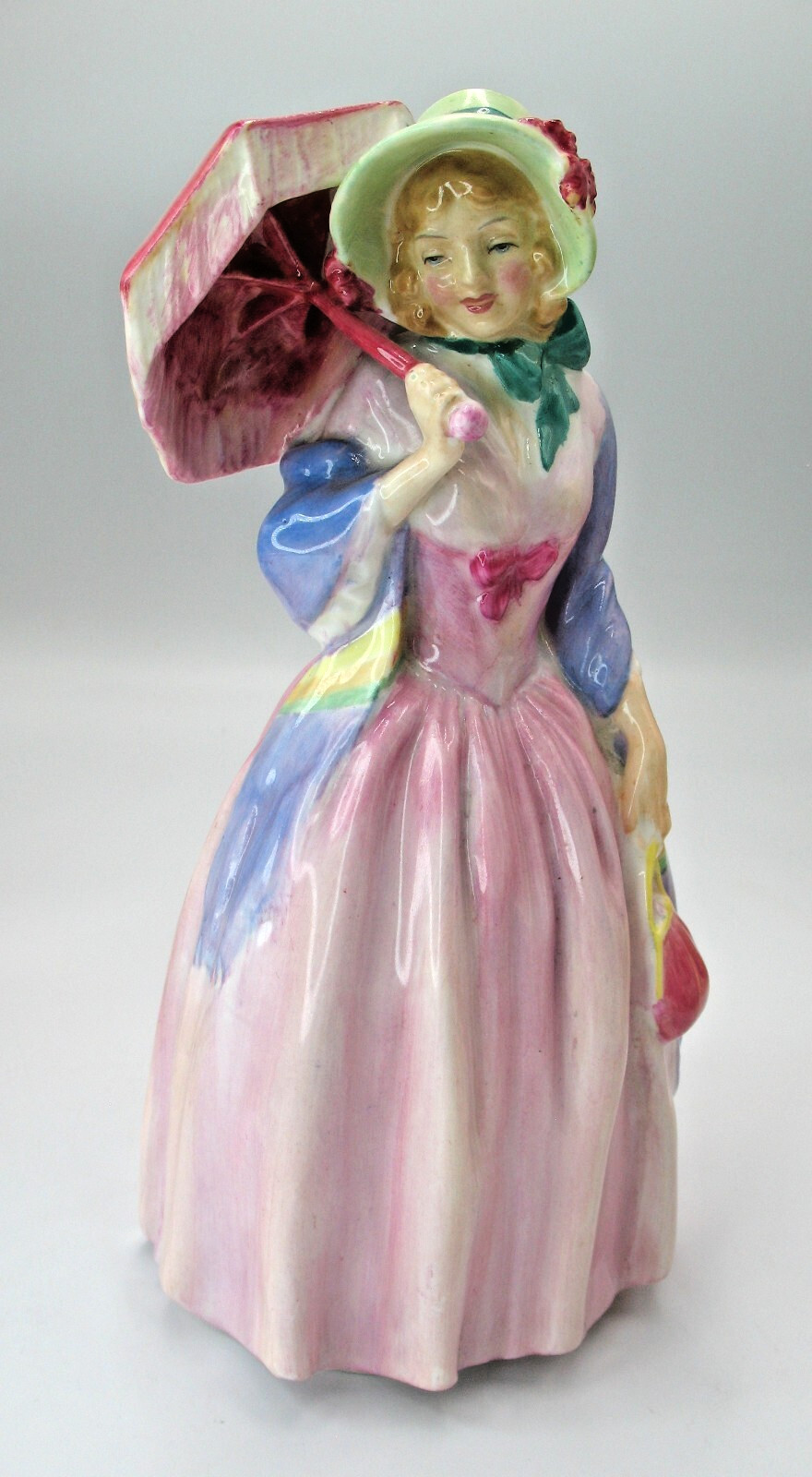Royal Doulton Figurine Miss Demure HN 1402 R.N 753474 , 1930-1975 Signed *4R Royal Doulton Figurine Miss Demure HN 1402 R.N 753474 , 1930-1975 Signed *4R