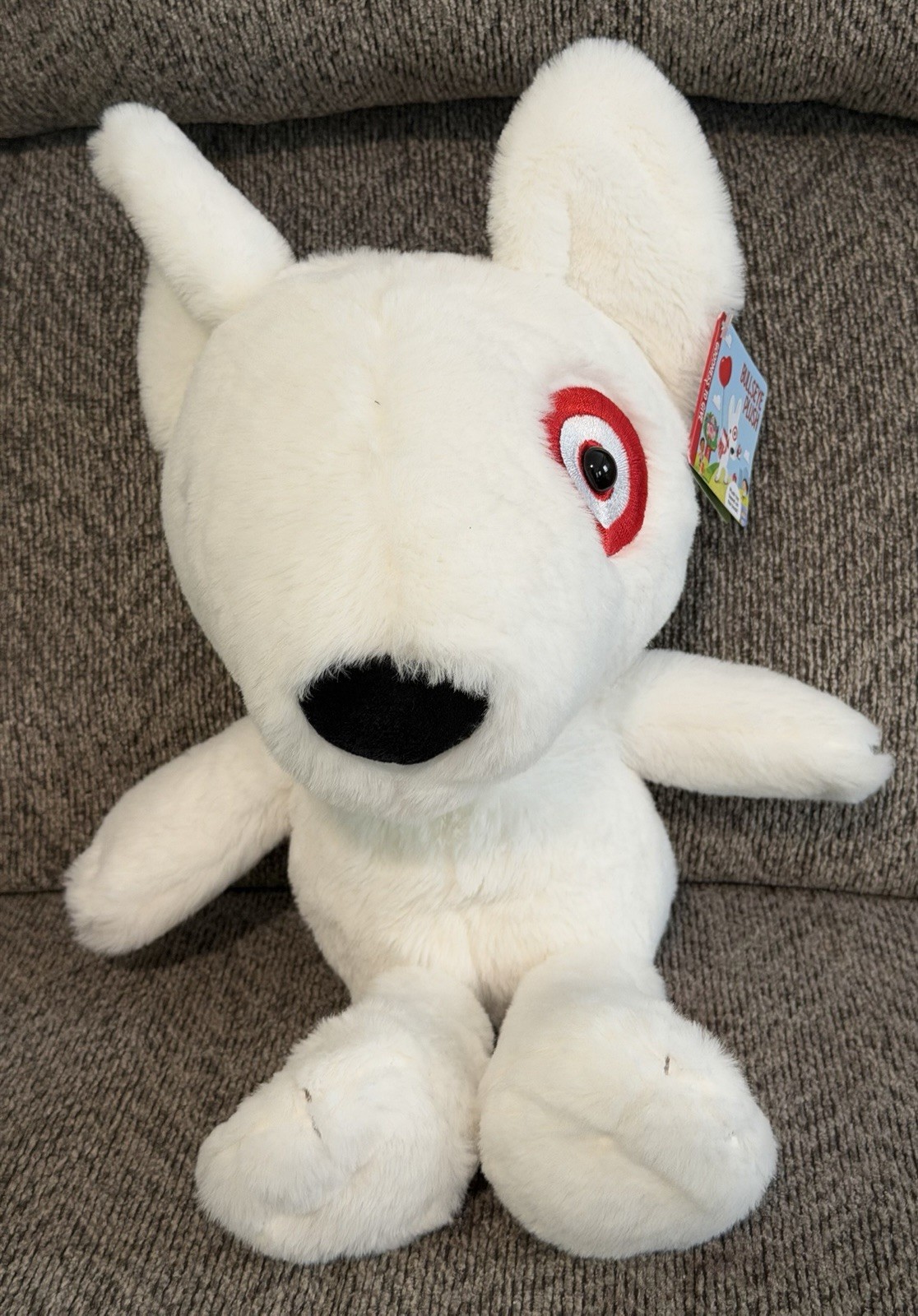 Target Bullseye dog plush, NWT, Clean From SMOKE FREE Home
