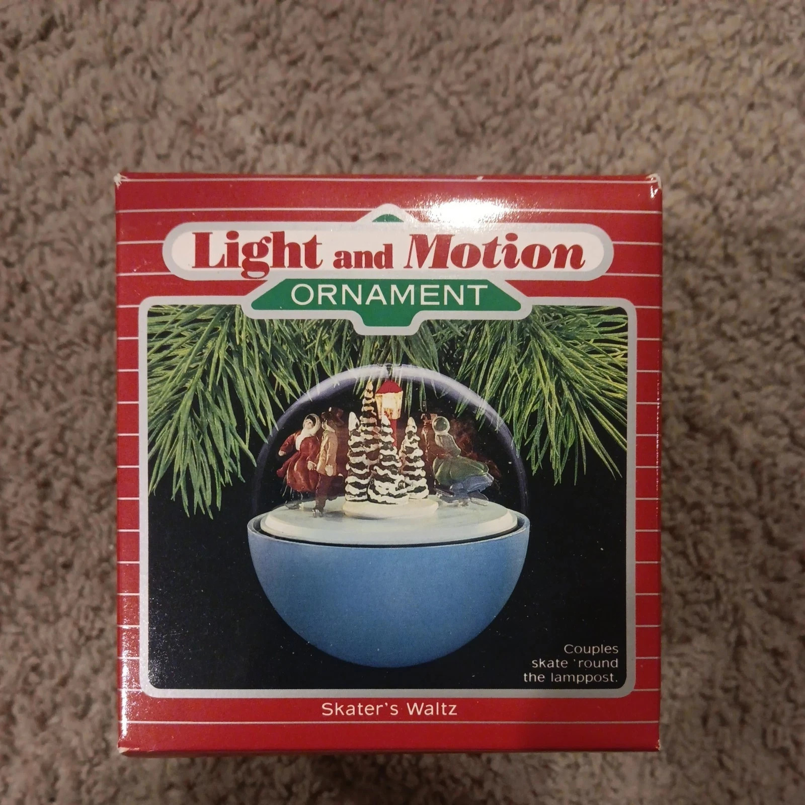 Vtg 1988 Hallmark Keepsake Magic Light & Motion Ornament Skater\'s Waltz -6-9-178