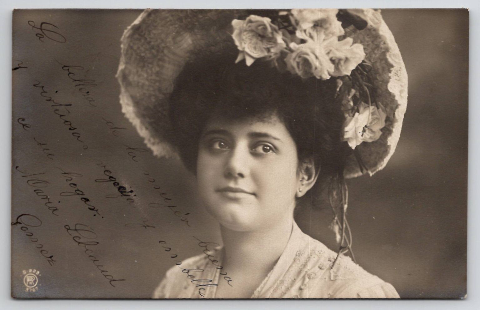 RPPC Argentina Portrait Actress  Woman Large Hat Roses Maria Gomez Postcar
