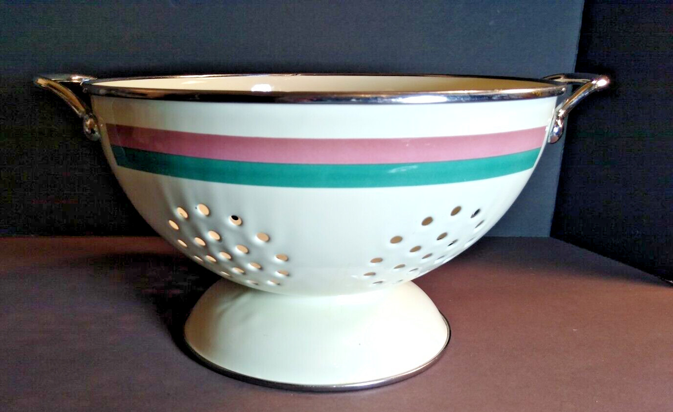 Pfaltzgraff Juniper Metal Colander silver top rim has dinging