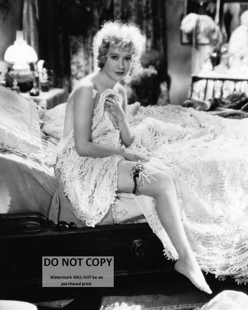 ACTRESS MIRIAM HOPKINS PIN UP - 8X10 PUBLICITY PHOTO (BT-730)