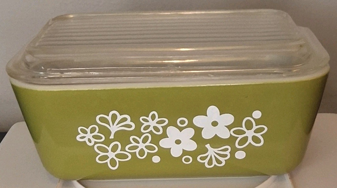 Vintage Pyrex 502 Spring Blossom Green Crazy Daisy Refrigerator Dish w/ Lid USA