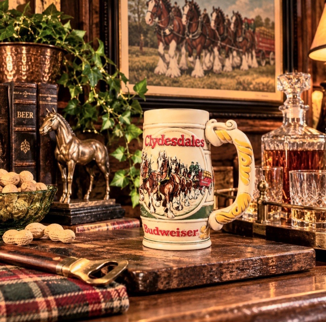 1983 Budweiser Holiday collection Beer Stein CS58 – \