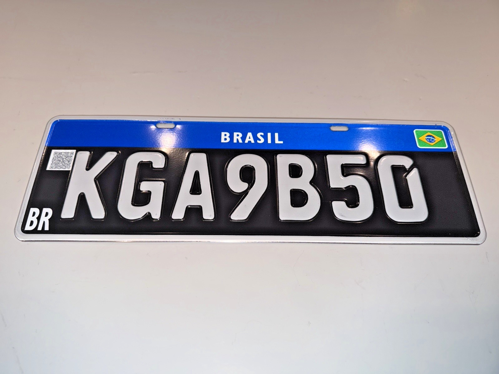 Brazil VINTAGE / COLLECTOR\'S CAR License Plate With Flag - Brasil Mercosul Plate