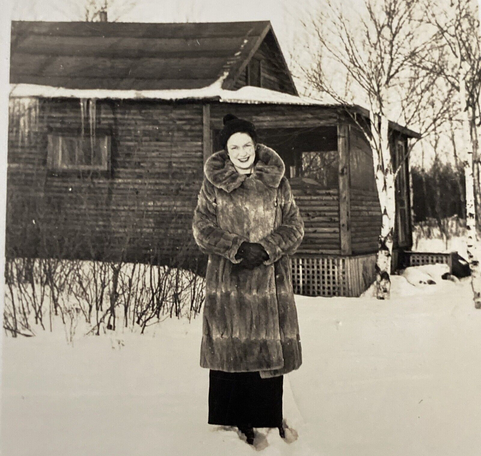 1930s Pretty Beautiful Girl Smiling Fur Coat Winter Snow Original Photo P15r14