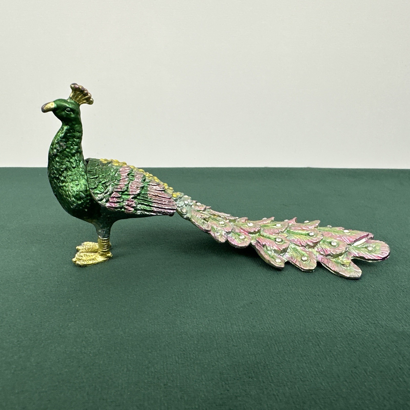 Jeweled Enameled Peacock Trinket Box Magnetic, Collectable, Birds, Jewelry Box Jeweled Enameled Peacock Trinket Box Magnetic, Collectable, Birds, Jewelry Box