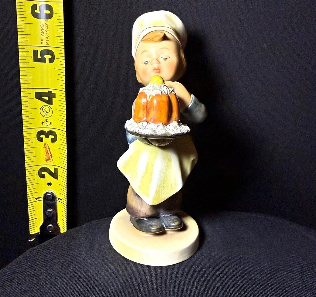 Goebel Hummel “The Baker” Ceramic Multicolor Figurine TMK7
