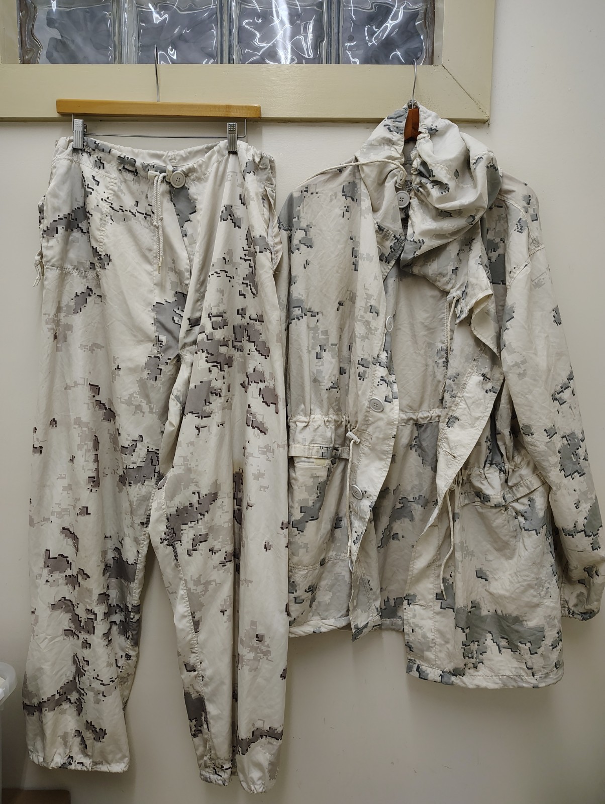 Military Issued USMC Marpat Snow Camo Outfit