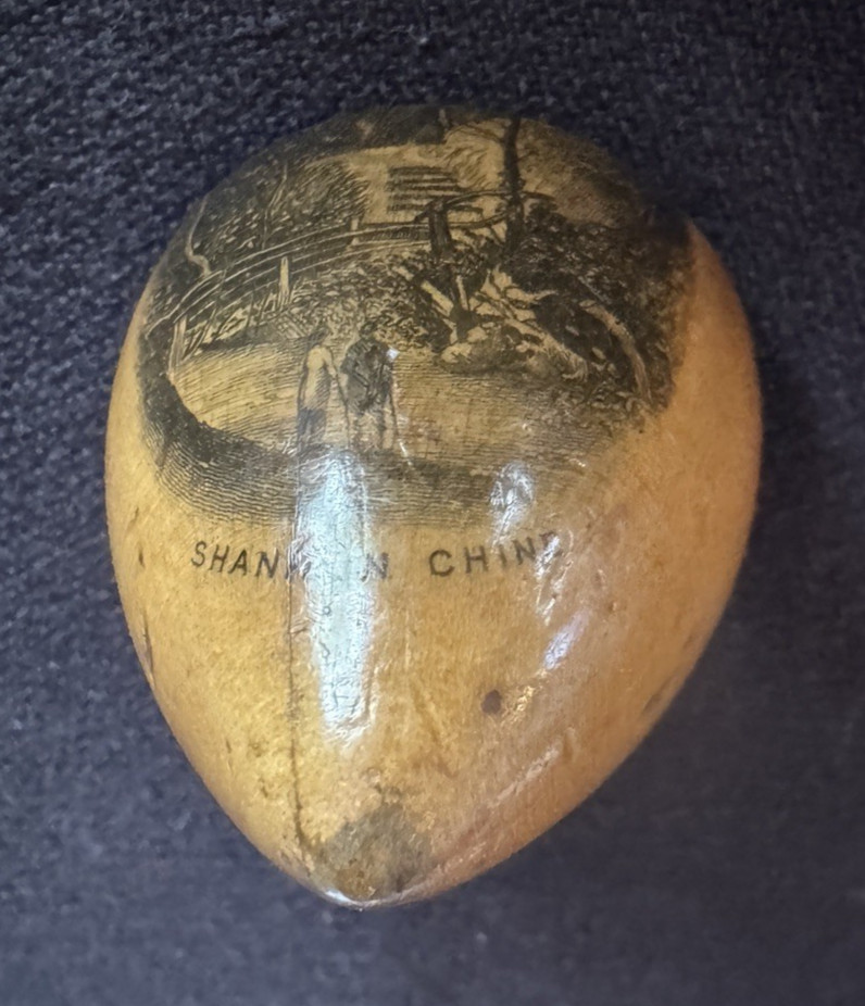 Shanklin Chine Darning Egg Thimble Pin Box Village Scene Isle of Wight England