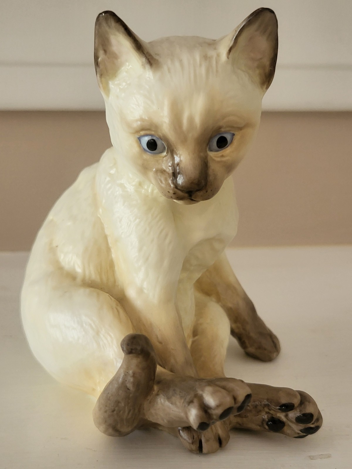 Vtg Signed 1978 ROYAL WORCESTER Siamese Kitten Cat Seated Figurine Made England