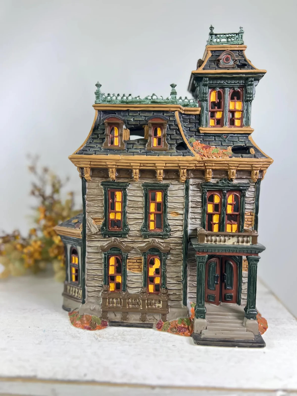 Vintage Dept. 56 Snow Village “Mordecai Mansion” Halloween 4025337 RETiRED