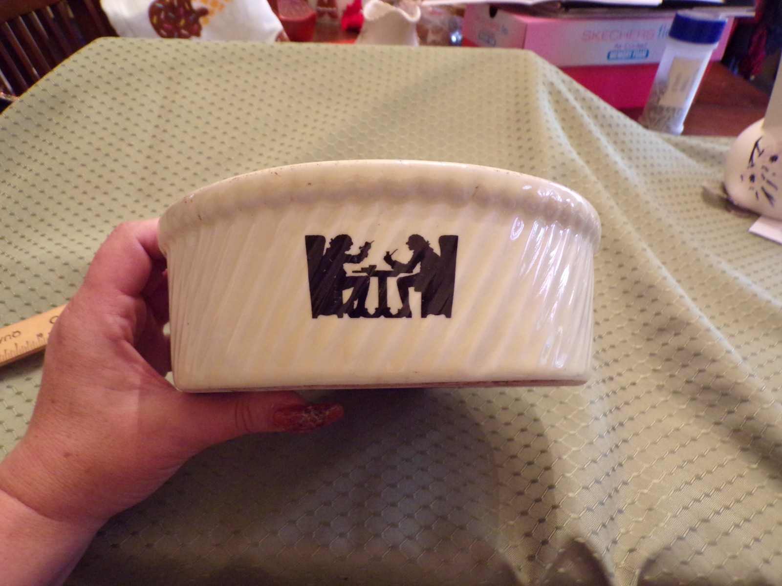 VTG Hall Pottery Silhouette Round Casserole Dish VTG Hall Pottery Silhouette Round Casserole Dish