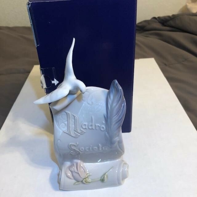 LLADRO QUILL & SCROLL PLAQUE \