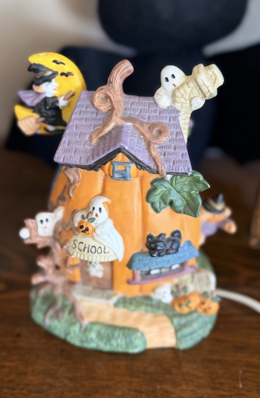 VTG 90s Pumpkin Hollow Ceramic Halloween Schoolhouse Collectible Lighted Decor