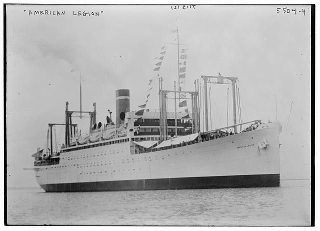 Photo:American Legion ship 1920s passenger liner at sea