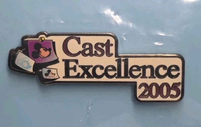 Disney Pin 52515 Cast Excellence 2005 Mickey Mouse Cast Member Exclusive LE 500
