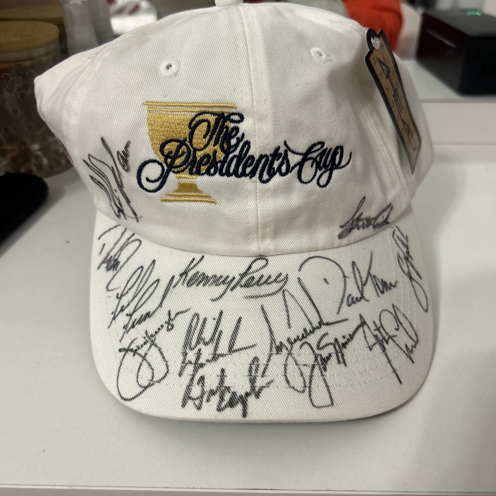 Woods, Michelson, Nicklaus & US President\'s Cup Team 2005 Signed Hat - JSA ALOA Woods, Michelson, Nicklaus & US President\'s Cup Team 2005 Signed Hat - JSA ALOA