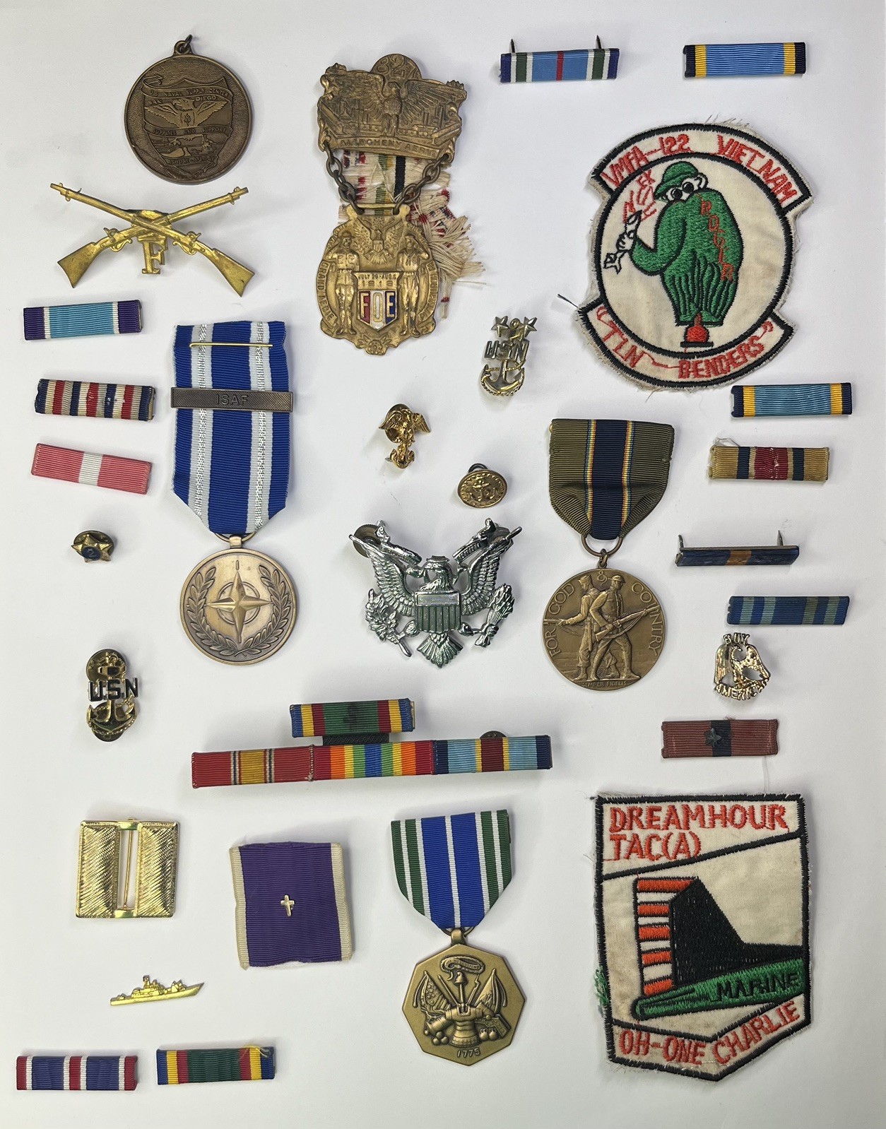 Vintage WWI WWII GWOT U.S. Military Medals Ribbons Insignia Pins Badge Patch Lot Vintage WWI WWII GWOT U.S. Military Medals Ribbons Insignia Pins Badge Patch Lot