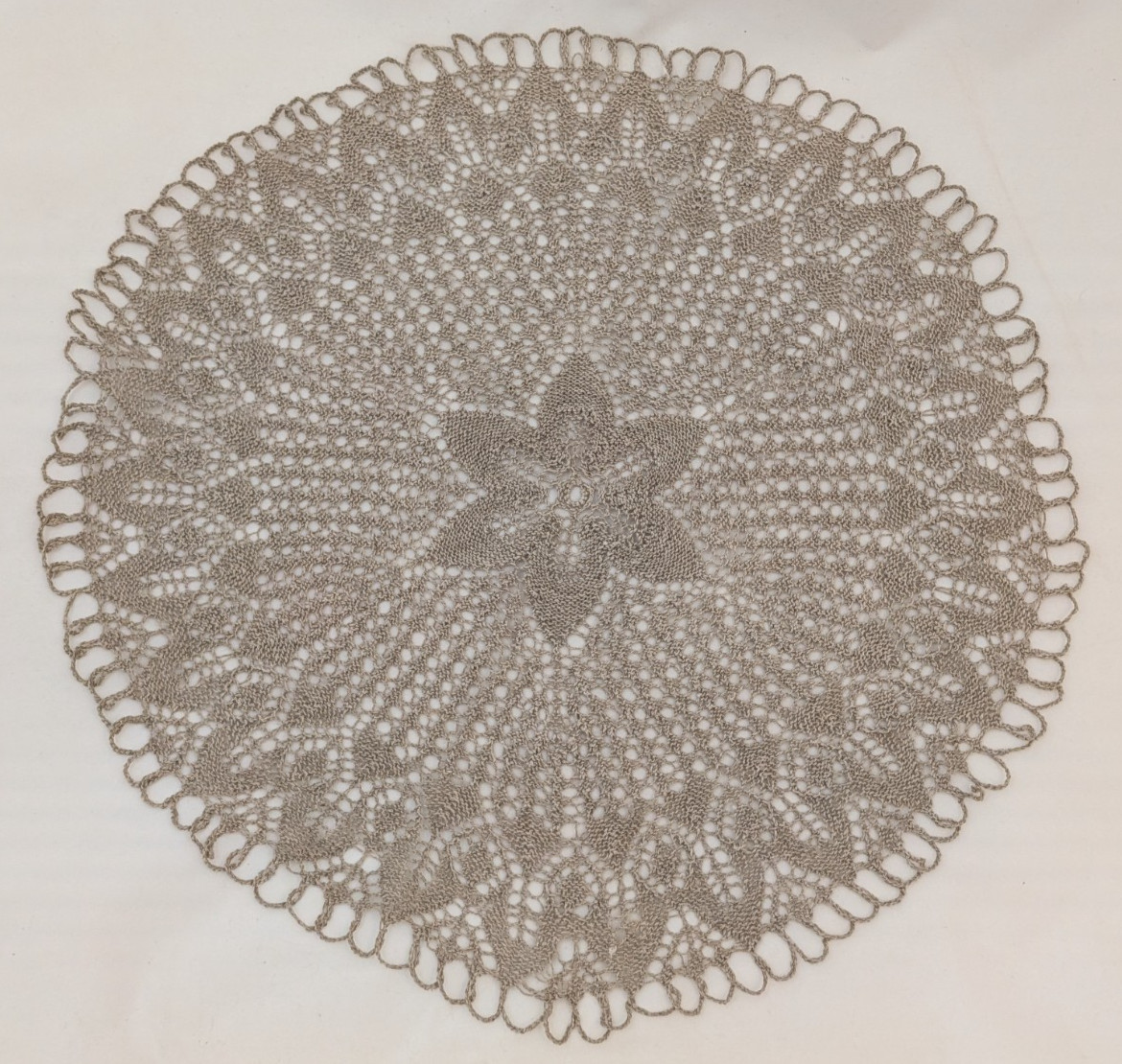 Beautiful Vintage Hand Made Doily 1 18 Beautiful Vintage Hand Made Doily 1 18