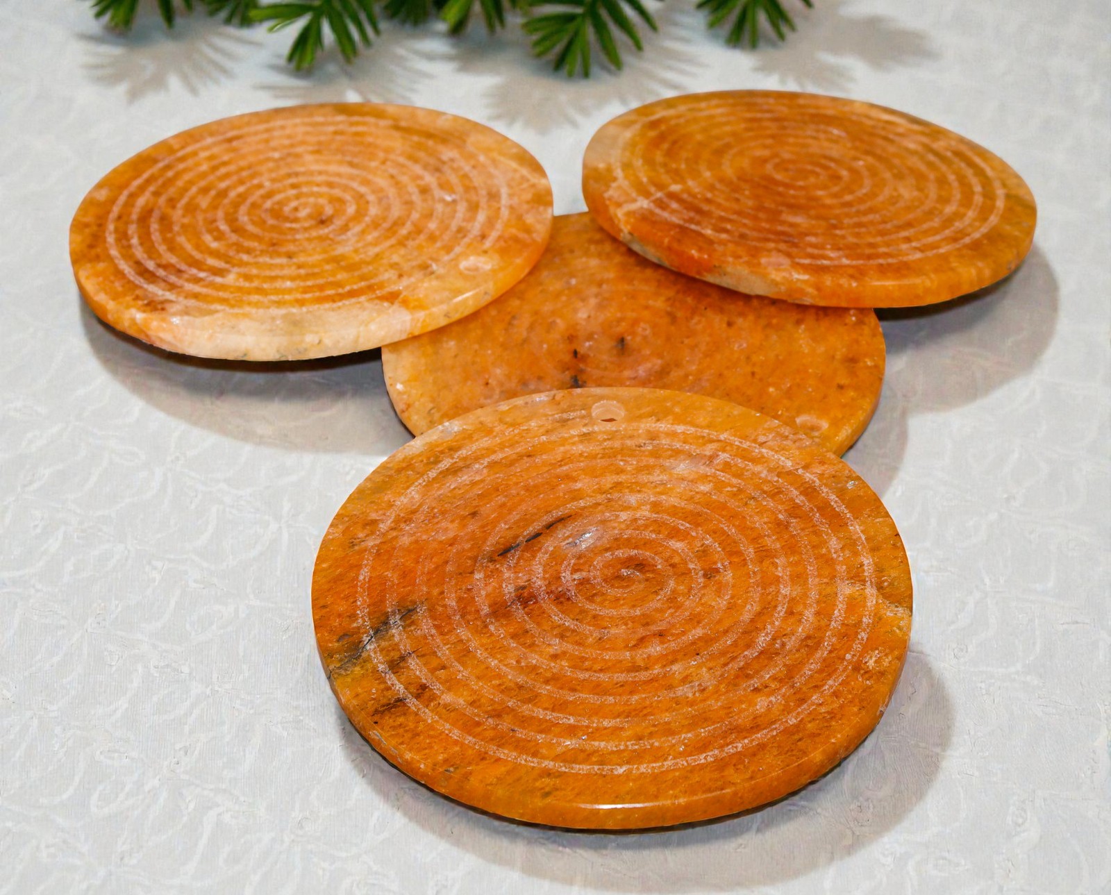 4-Piece Golden Quartz Round Plate Set – Spiral Design with Top Hole, Decorative