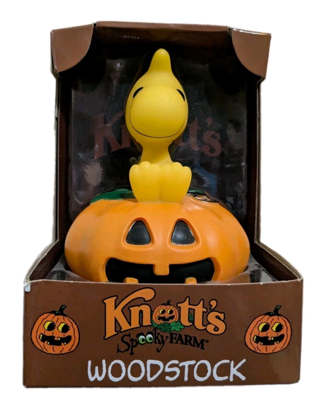 Knott\'s Exclusive Spooky Farm Figurine Halloween Peanuts Woodstock On Pumpkin