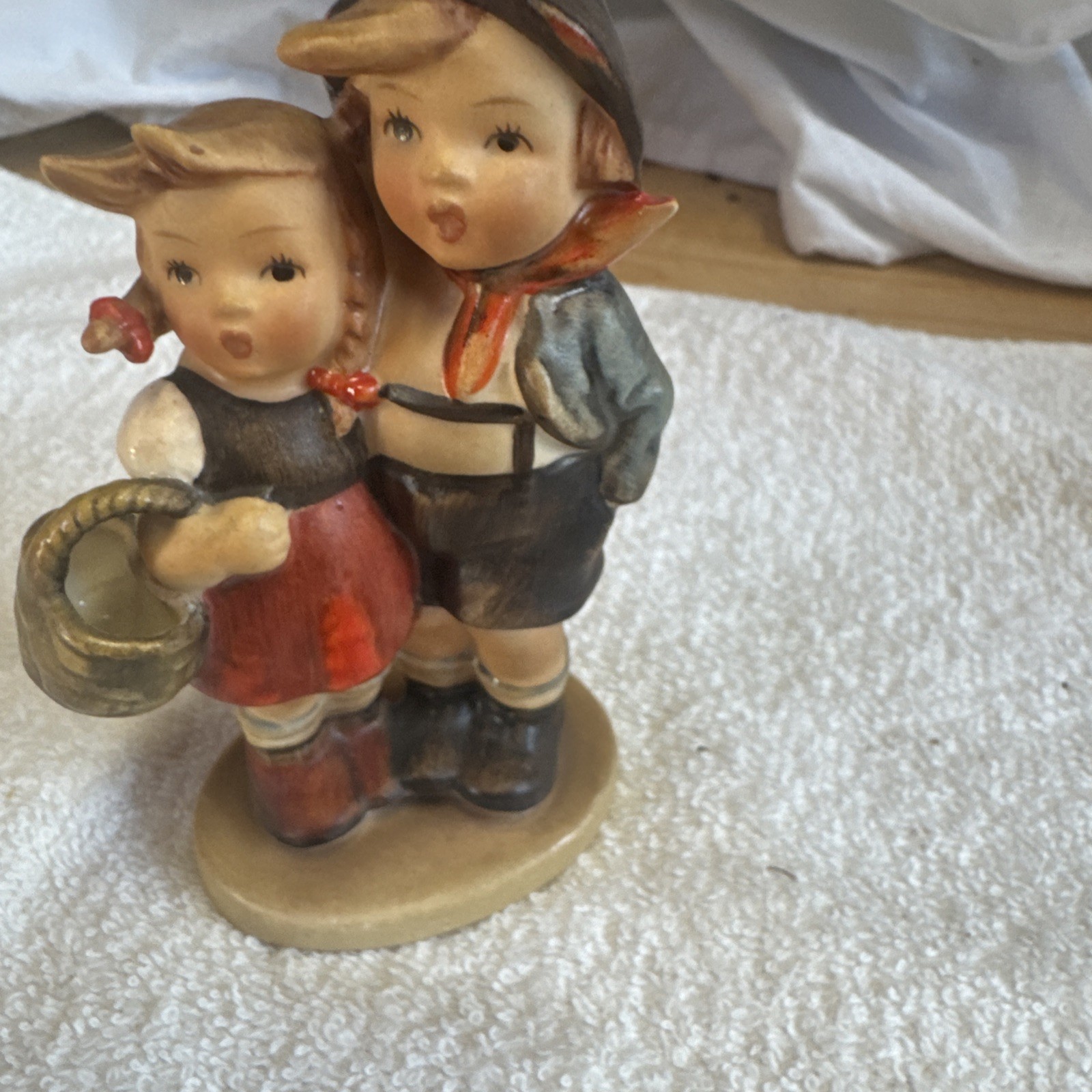 Goebel Hummel Surprise 94 3/0 TMK 6 Vintage Figurine 4\