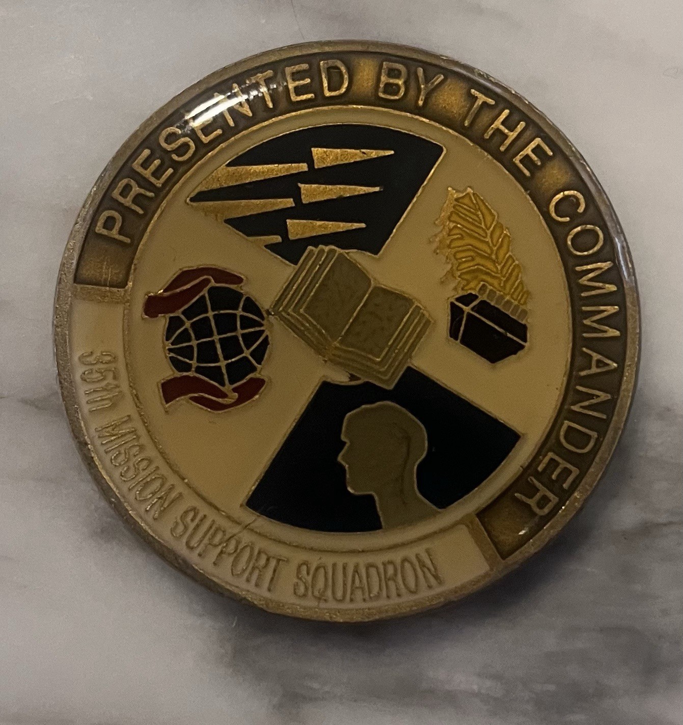 RARE Vintage 35th Mission Support Squadron Commanders Challenge Coin (Japan) 